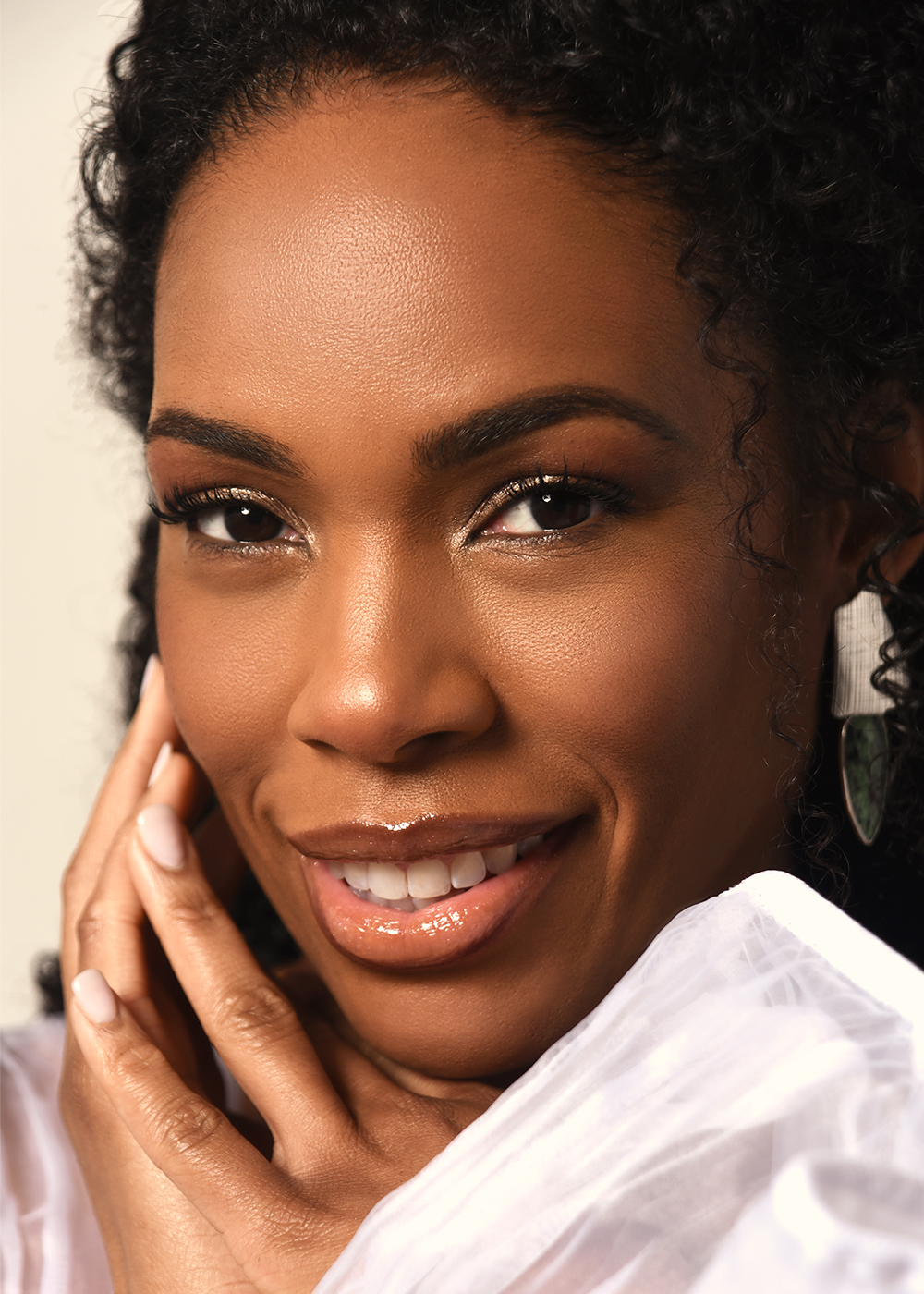 angela lewis net worth
